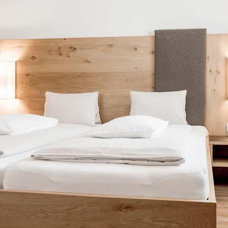 Ξενοδοχείο με διαμερίσματα Barbara & 4*