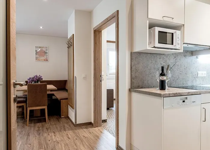 Aparthotel Barbara & 4*